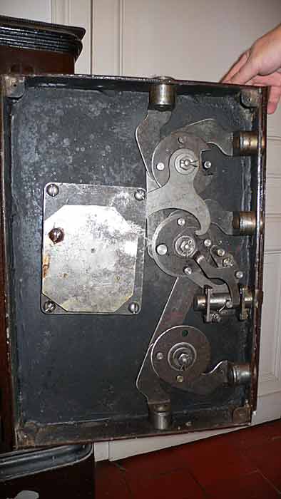 20071001-doorgears.jpg