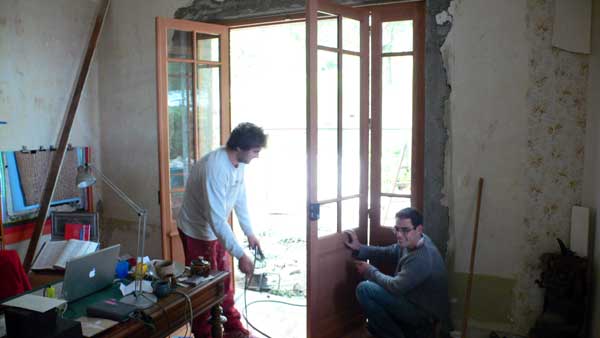 20071009-doorsgoingin.jpg