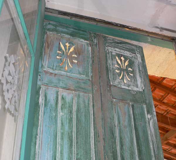 20071009-voletholes.jpg